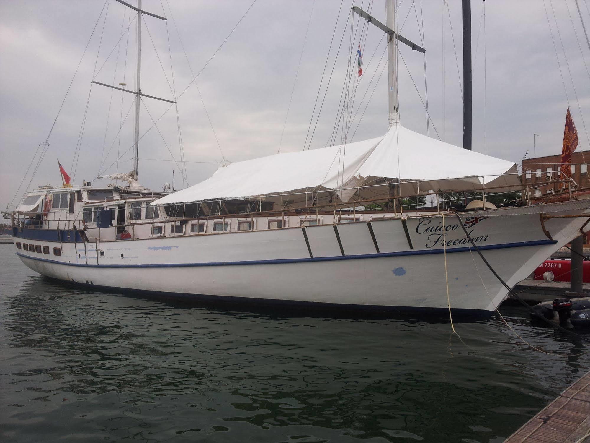 Venezia Boat & Breakfast Caicco Freedom Hotell Exteriör bild