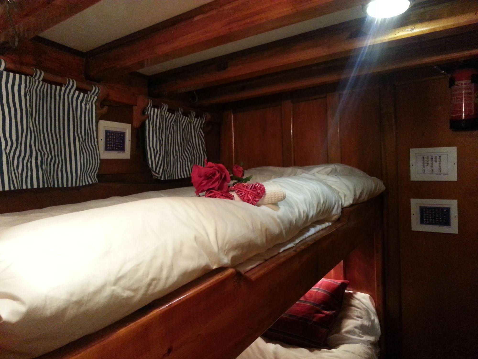 Venezia Boat & Breakfast Caicco Freedom Hotell Exteriör bild