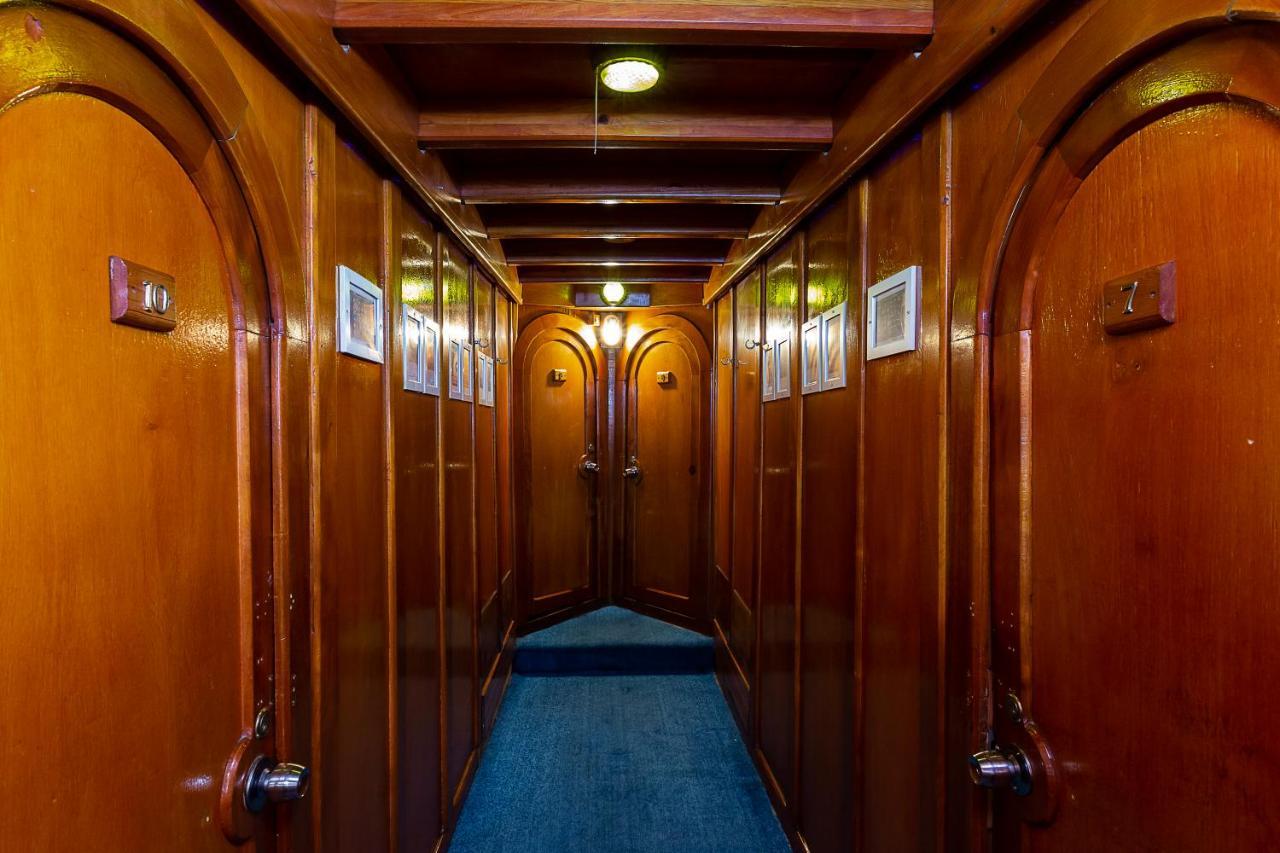 Venezia Boat & Breakfast Caicco Freedom Hotell Exteriör bild