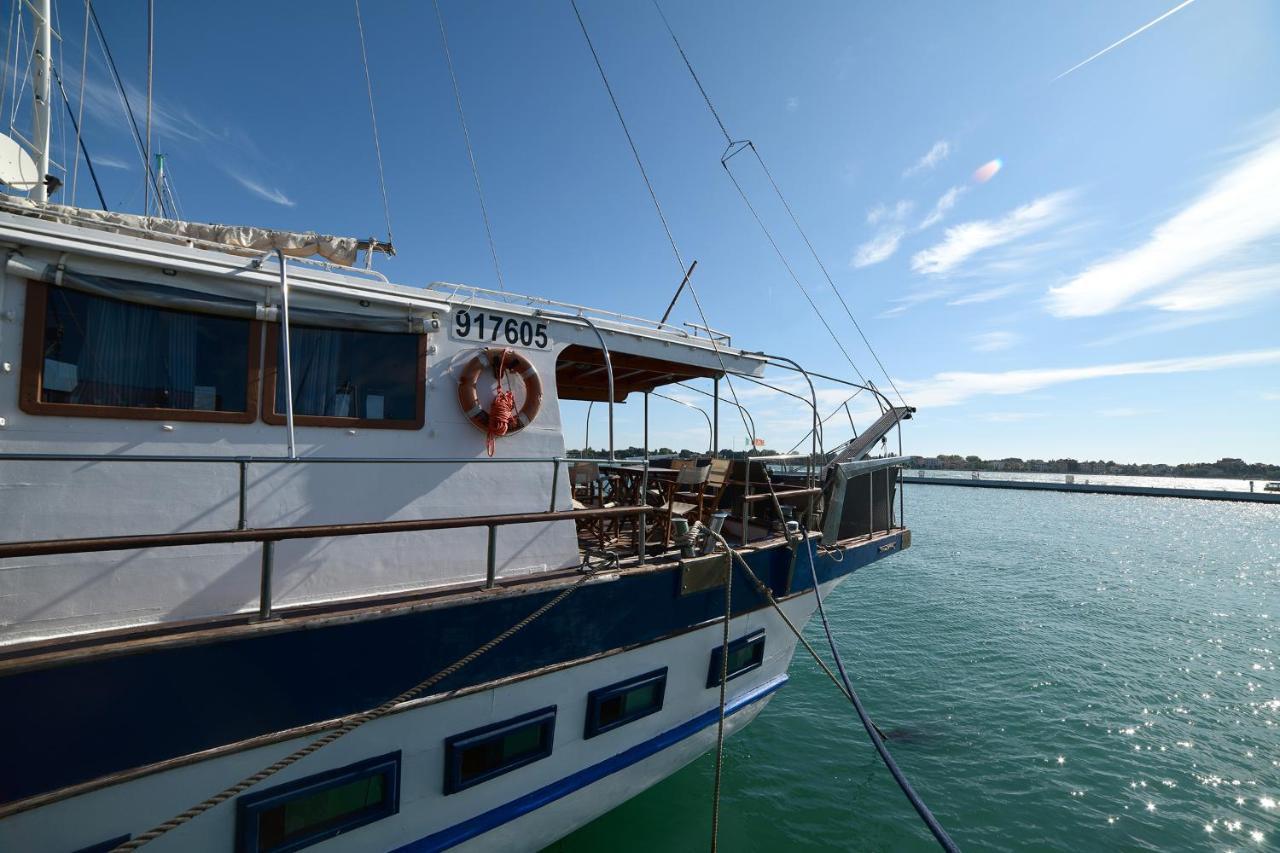 Venezia Boat & Breakfast Caicco Freedom Hotell Exteriör bild